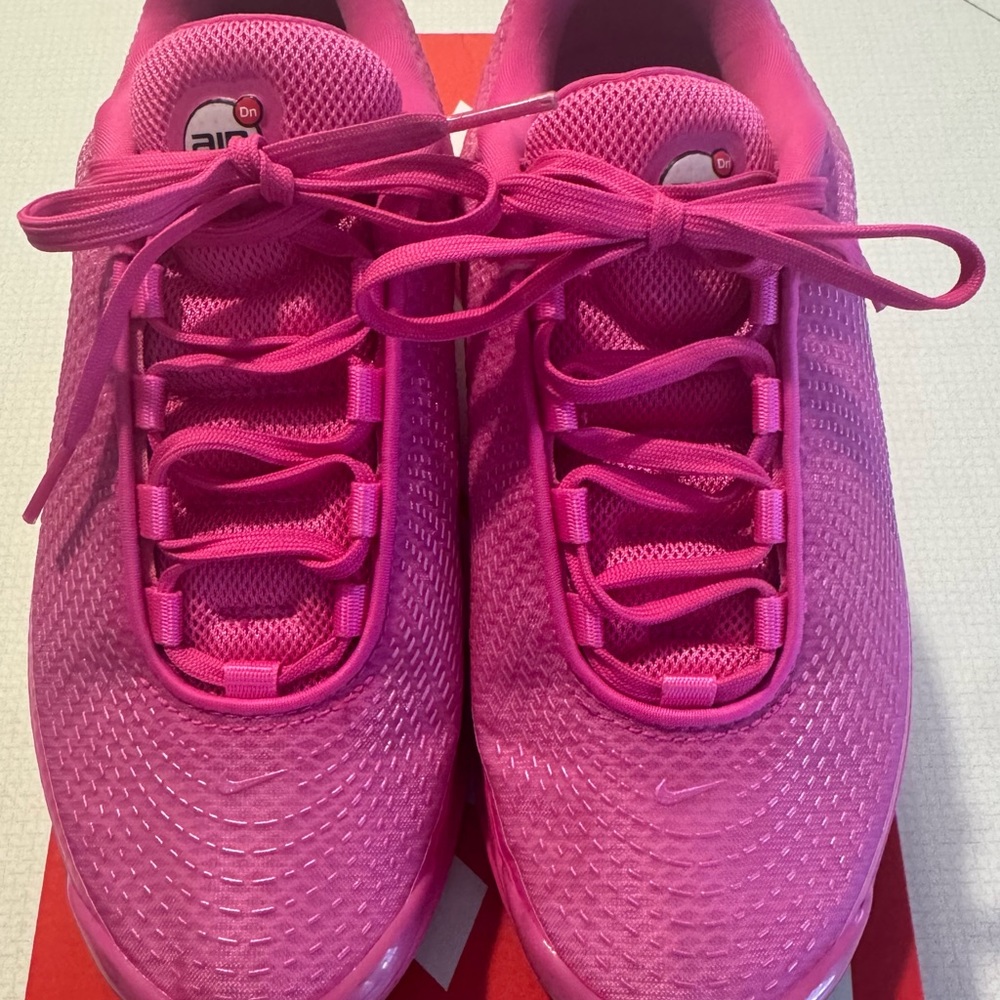 Nike Women's AIR MAX DN Sneakers - Fuchsia
